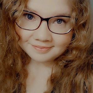 Meet your Posher, Casandra